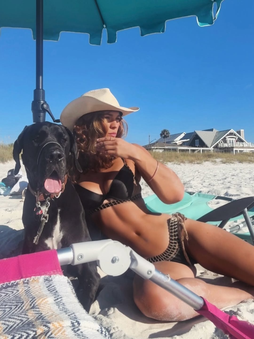 Outlander Star Sophie Skelton Stuns in Beachside Photos as She ‘Soaks Up the Final Rays of Autumn’